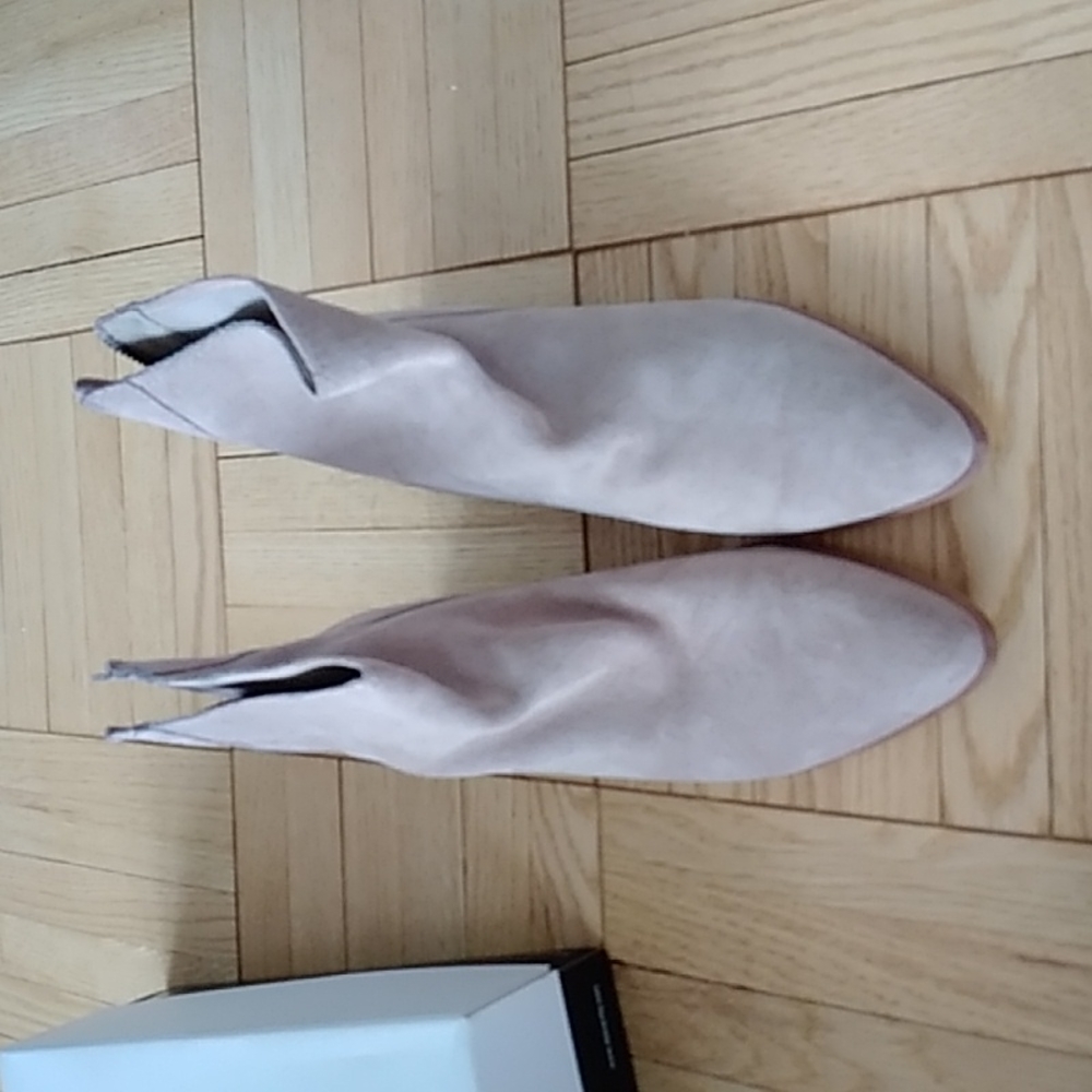 Dolce Vita suede boots